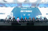 Alckmin ressalta fortalecimento da indústria em feira automotiva