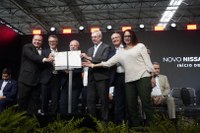Com Lula, Alckmin participa de lançamento industrial da Nissan no RJ