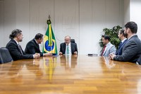 Alckmin recebe placa da Abisemi pelos esforços para o desenvolvimento do setor de semicondutores