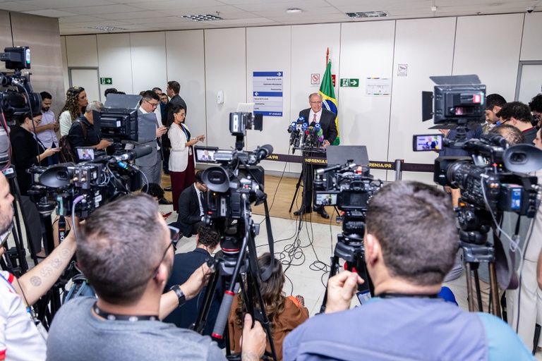 Governo intensifica diálogo para reverter tarifa dos EUA