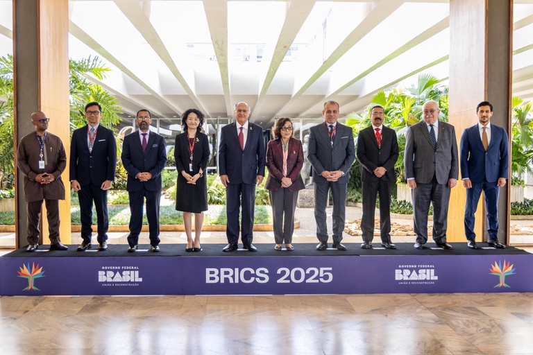 Ministros de Comércio do BRICS defendem fortalecimento do multilateralismo