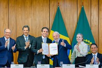 Presidente envia ao Congresso PL que amplia para R$ 5 mil a faixa de isenção do Imposto de Renda