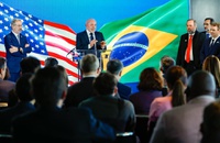 Brasil e EUA debatem parcerias comerciais e tarifaço em reunião na Casa Branca