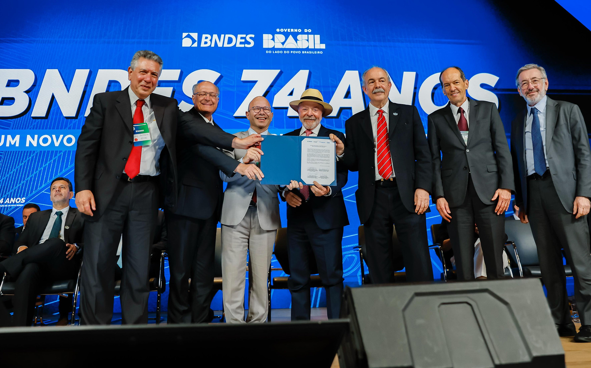 NIB ganha mais R$ 140 bilhões para investimento até dezembro de 2026