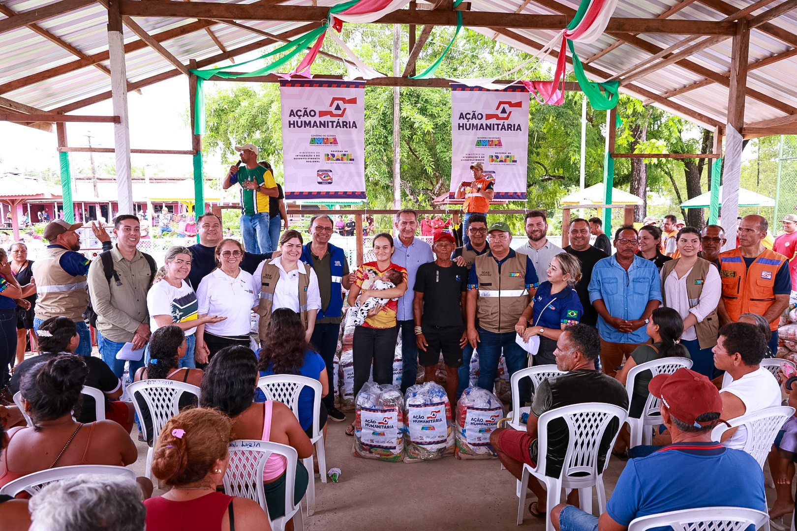 Força-tarefa leva ajuda humanitária para moradores do Arquipélago do Bailique, no Amapá