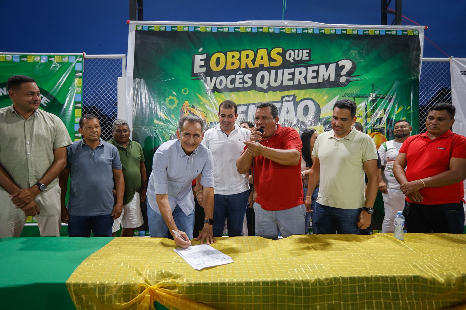 Obras de pavimentação vão fortalecer produção em Cutias (AP)