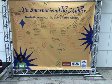 Painel 8 de março - Março