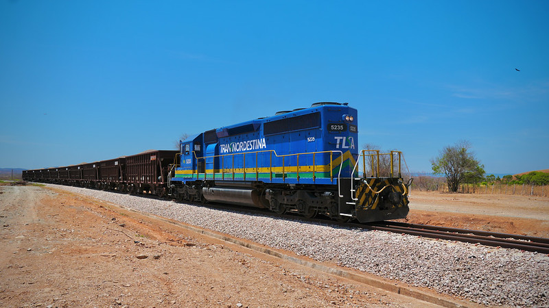 Ferrovia leva mil toneladas de milho para o Ceará