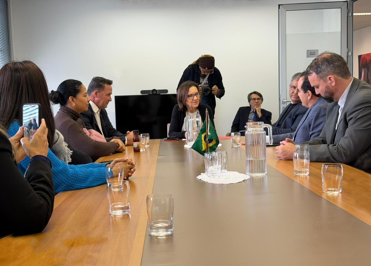 Brasil e Eslovênia firmam acordo de intercâmbio para fortalecer cooperativismo e apicultura