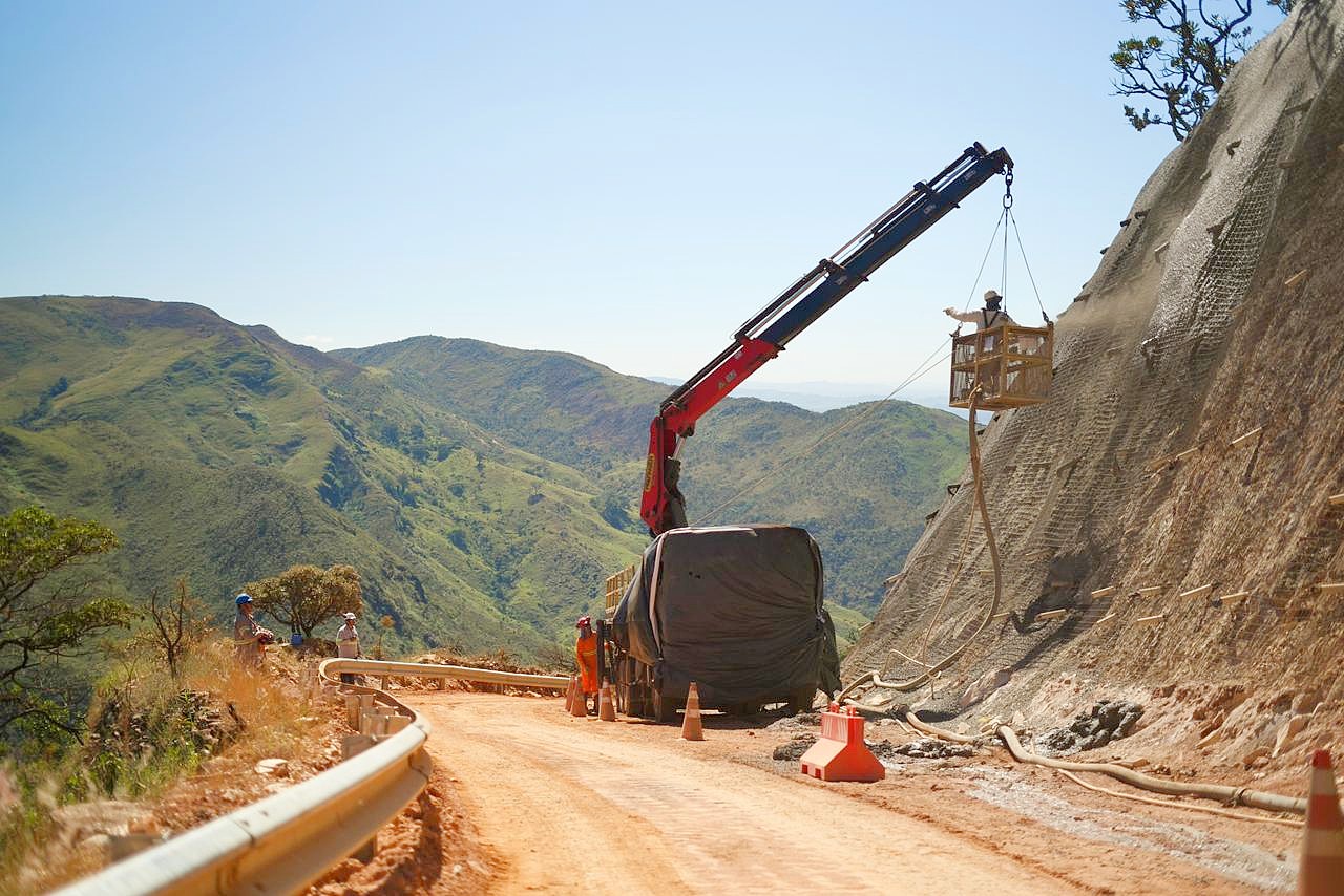 Ministro Waldez Góes visita obras de acesso à Serra da Canastra e anuncia ações para revitalização do São Francisco