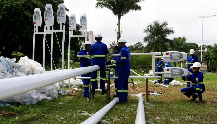 10 06 Iluminação Pública