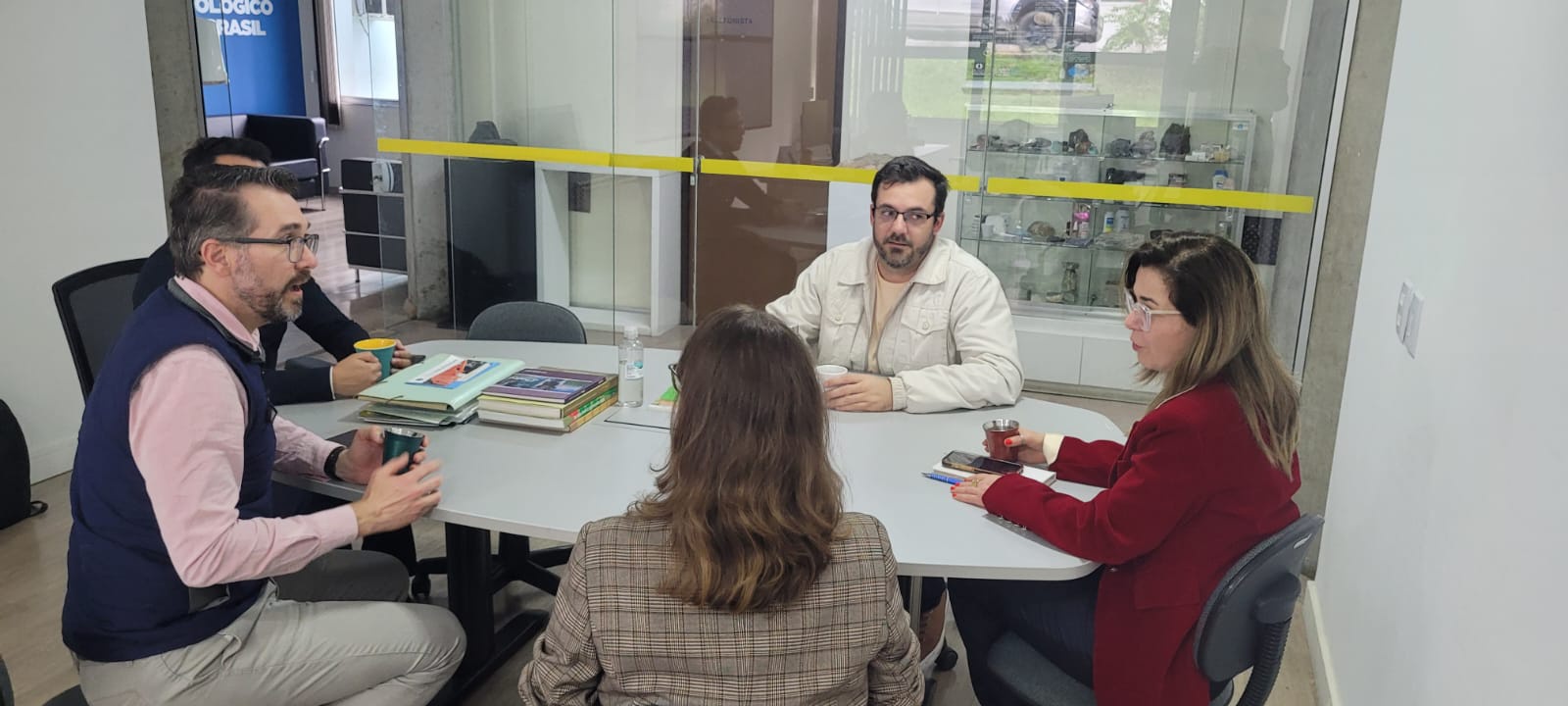 Equipe técnica visitou o Serviço Geológico Brasileiro para acompanhar a previsão de cheias nas bacias do Taquari, Caí, Uruguai e Guaíba (Foto: Divulgação/MIDR)