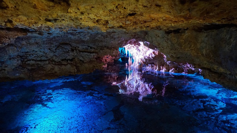 cave-6150495_1280.jpg