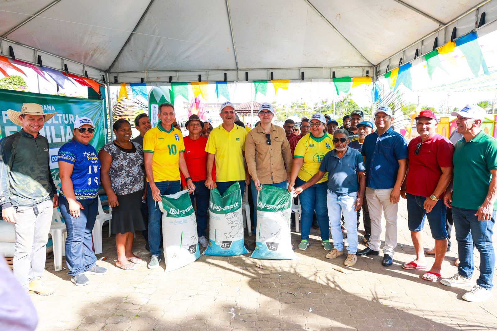 Entrega de ração de peixe vai fortalecer a cadeia produtiva do pescado em Tartarugalzinho (AP)