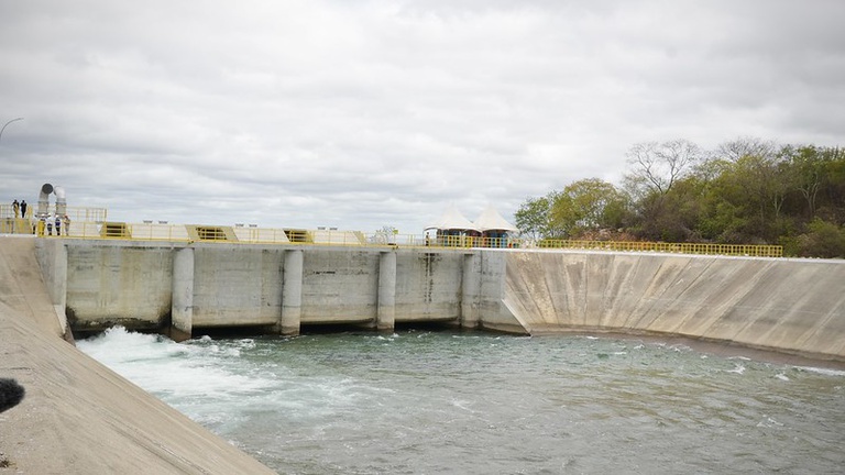 segurança hidrica agua esgoto.jpg