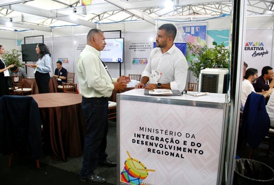 Ouvir com paciência as nccessidades da população
