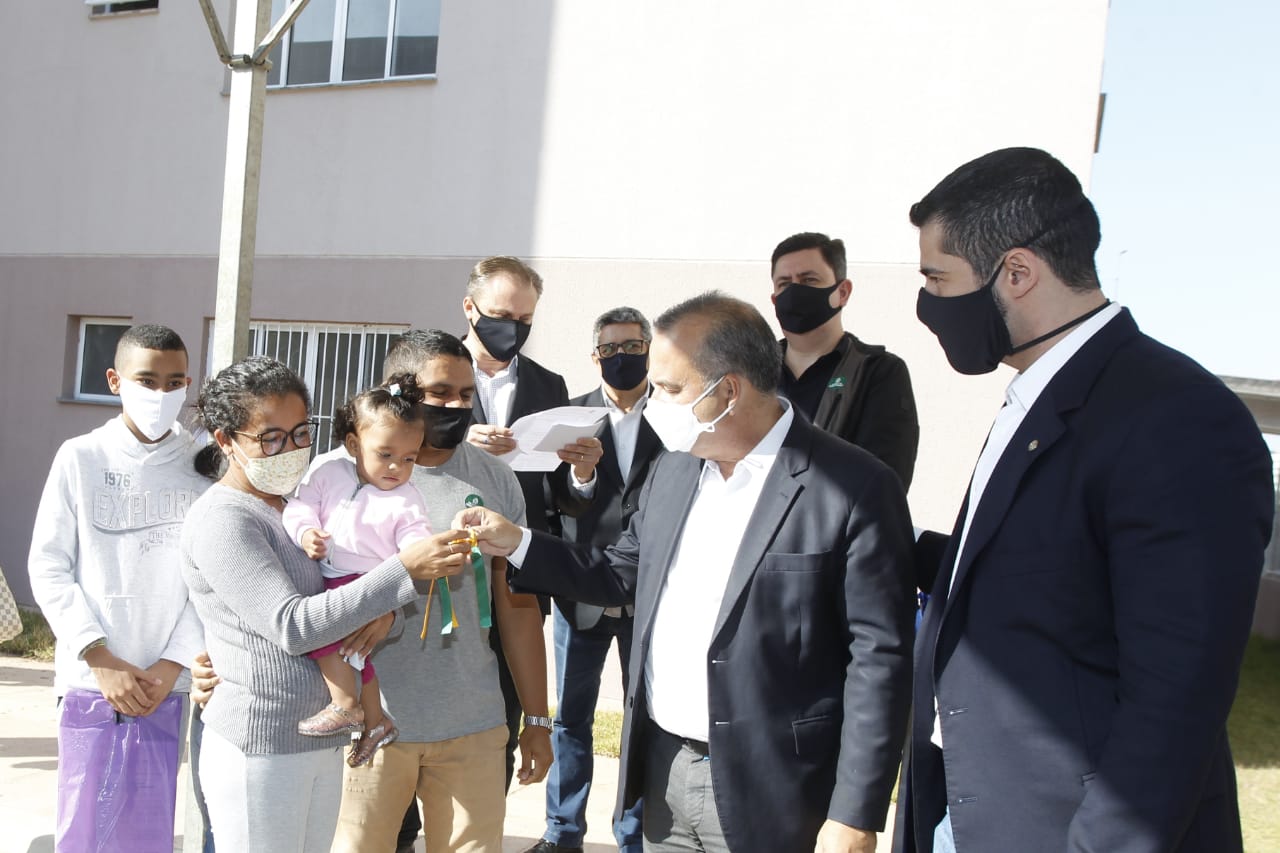 Ministro Rogério Marinho repassou as chaves para moradores de residencial na capital e anunciou a entrega de outros dois empreendimentos no estado nesta sexta-feira (4)