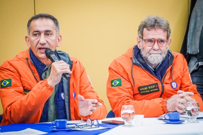 O Ministro Waldez e o secretário Wolff explicam que o valor pode ser usado da maneira que as vítimas acharem melhor