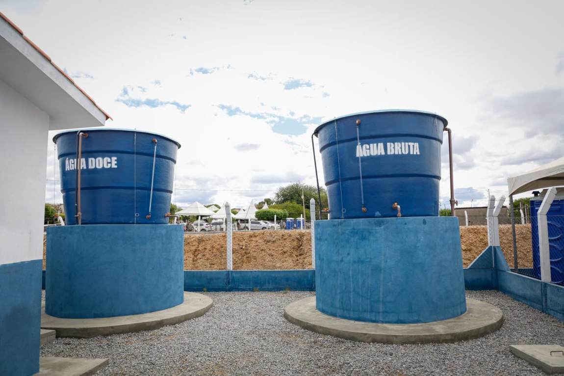 Desde sua criação, já foram implantados 1.131 sistemas de dessalinização que levam água potável ao semiárido