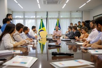 Waldez Góes busca agilizar microcrédito para agricultores no Amapá