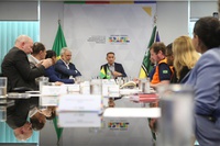 Waldez Góes coordena reunião com bancada federal do Acre para discutir ações em resposta às inundações no Estado