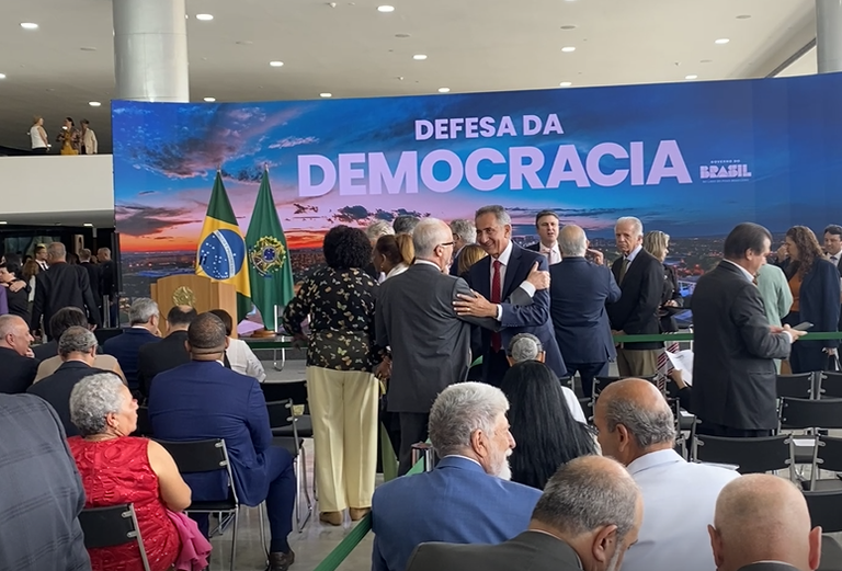 080125Ministro8Janeiro1.png