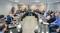 Waldez Góes recebe comitiva de prefeitos para apresentar políticas públicas de desenvolvimento regional