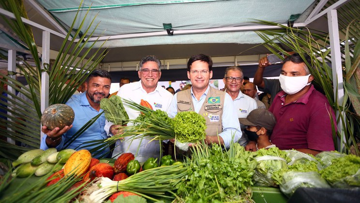 Ministro da Cidadania inaugura central de alimentos do Alimenta Brasil