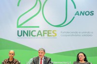 20 anos da Unicafes: Dias destaca papel das cooperativas rurais no combate à fome e na geração de renda