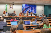 “Clamamos por uma cesta básica de alimentos saudáveis e adequada nutricionalmente”, defende secretária Lilian Rahal