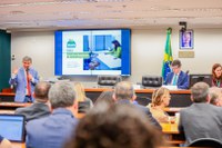 “Tirar o Brasil do Mapa da Fome é o principal objetivo do MDS”, afirma Wellington Dias, na Câmara dos Deputados