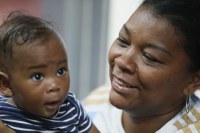 Ação conjunta do MDS e da Caixa amplia atendimento do Bolsa Família com entrega de oito mil cartões em Boa Vista