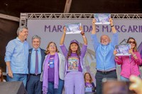 Ato tem encerramento com mais de 100 mil mulheres na Esplanada e anúncios do Governo Federal