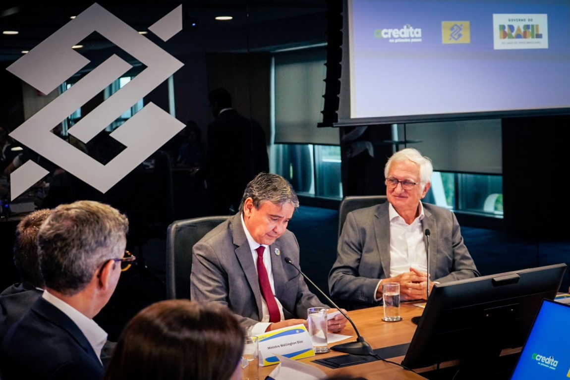 Uma das maiores instituições financeiras do país vai passar a disponibilizar crédito orientado para os inscritos no Cadastro Único