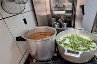 Biogás e energia fotovoltaica nas Cozinhas Solidárias Sustentáveis garantem energia limpa para o preparo dos alimentos