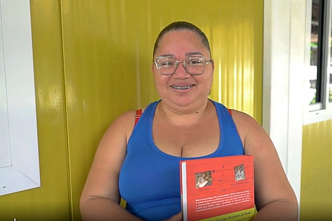 História de sergipana, primeira a se graduar na família, e que devolveu o cartão pelo qual o benefício é pago, é um exemplo da importância da proteção social para a quebra do ciclo da pobreza