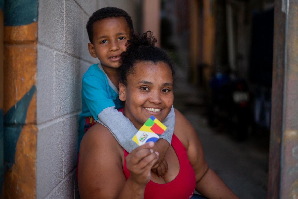 Dos 18,7 milhões de lares contemplados pelo benefício, 170 mil famílias tiveram aumento de renda em dezembro e entraram na Regra de Proteção