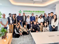 Brasil compartilha experiência em políticas sociais em curso na Universidade Agrícola da China