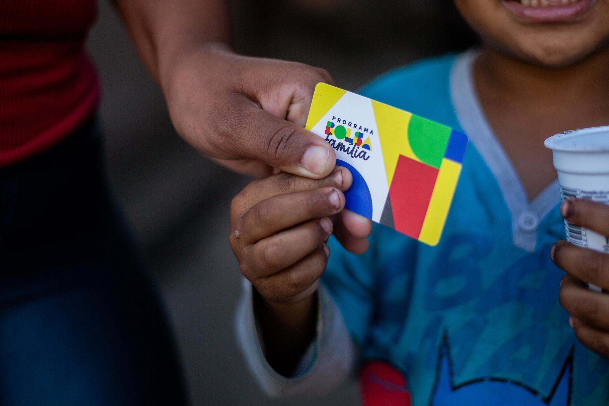 Estudo acompanhou beneficiários de 2012 a 2024 e mostra que 48,9% deles não precisaram mais estar no registro do Governo Federal para famílias de baixa renda