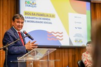 Em seminário na Fundação Getúlio Vargas sobre o Bolsa Família, ministro destaca número de 19,7 milhões de famílias que estão fora da linha da pobreza