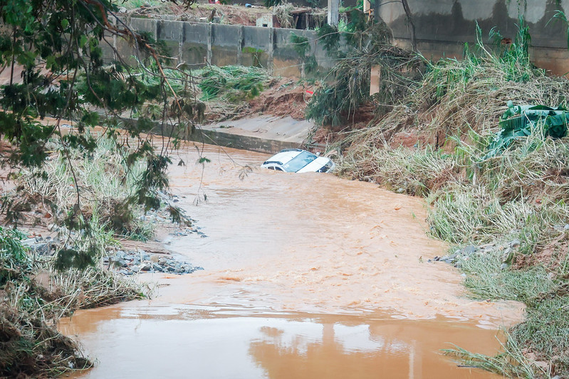 Além de Minas Gerais, a chuva forte causou prejuízos em outros estados como Rio de Janeiro e São Paulo. O MDS já destinou R$ 1,43 milhão em cofinanciamento federal para os municípios atingidos nestes estados