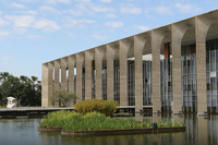 Governo do Brasil e OIT dialogam sobre cooperação para o desenvolvimento, igualdade salarial, economia de cuidados e trabalho decente