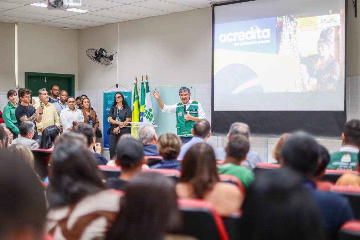Recurso permitirá qualificar mil estudantes no estado pelo Programa Acredita. Parceria com IFs, Sistema S e outras instituições já ajudou a capacitar mais de dois milhões de pessoas em um ano