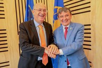 MDS e BID assinam acordo em apoio ao Programa Acredita no Primeiro Passo