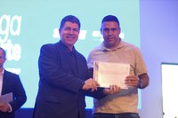Inscritos no CadÚnico recebem certificado do Programa Mais Motorista