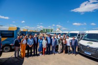 MDS entrega 186 vans para ampliação do acesso aos serviços socioassistenciais