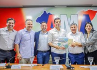 MDS entrega 21 veículos do MobSUAS a 17 municípios alagoanos