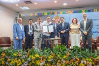 MDS e FNNIC formalizam acordo voltado à inclusão socioeconômica de pessoas inscritas no CadÚnico