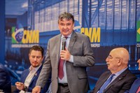 Ministro Wellington Dias discute reconstrução do Rio Grande do Sul com prefeitos e bancada gaúcha