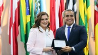 Ministro da Cidadania recebe honraria pela atuação em prol dos direitos humanos